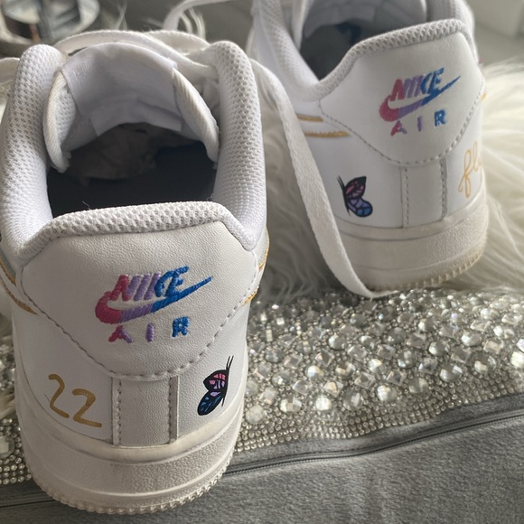 I have some Nike sneakers with butterflies on them so cute - Picture 4 of 4